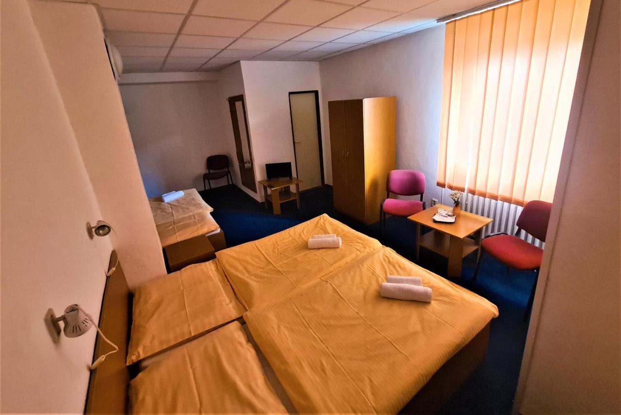 Penzion Olympia Banská Bystrica Dış mekan fotoğraf